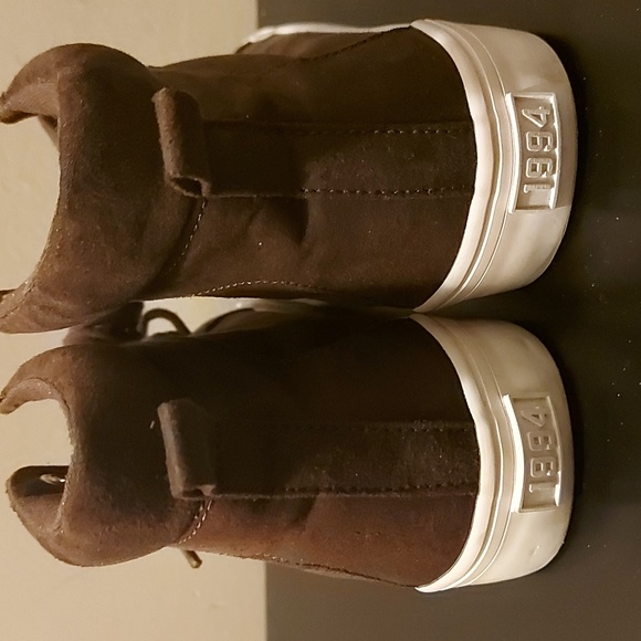 Old Navy Kids Shoes - Picture 3 of 4